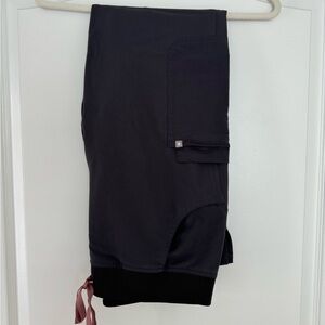 Figs Kade Cargo Scrub Pants (Charcoal)